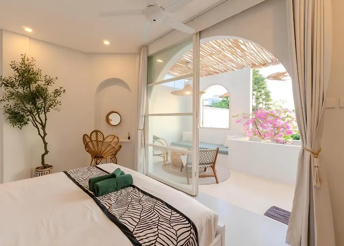Oia 2bdroom In *